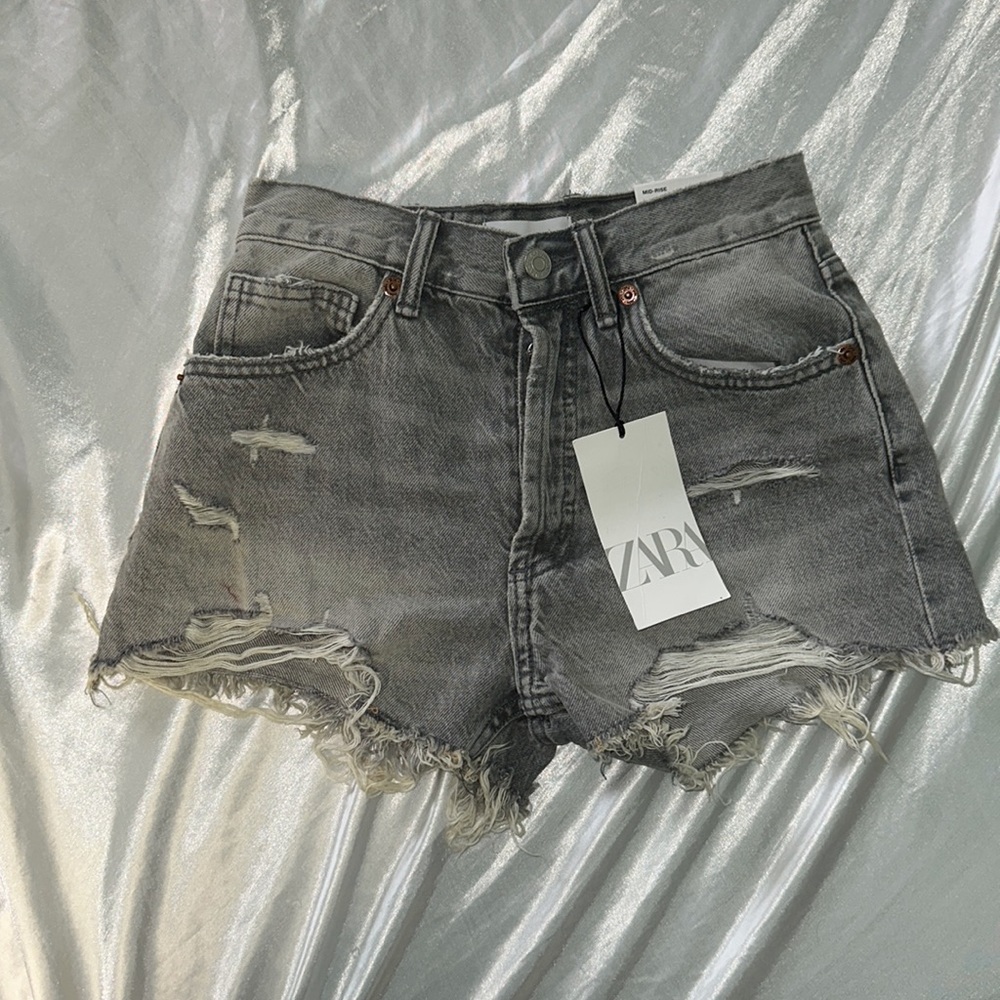 Zara TRF mid rise denim shorts